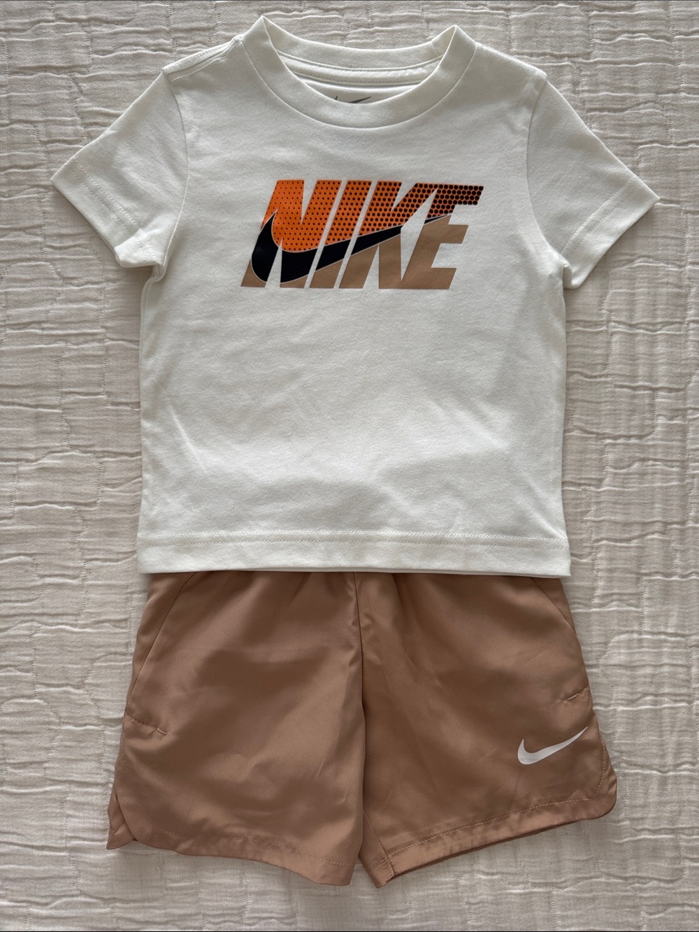 Nike NWT Boys 2 Pc Logo Tee and Dri-Fit Tan Shorts - White/Tan, Size 2T
